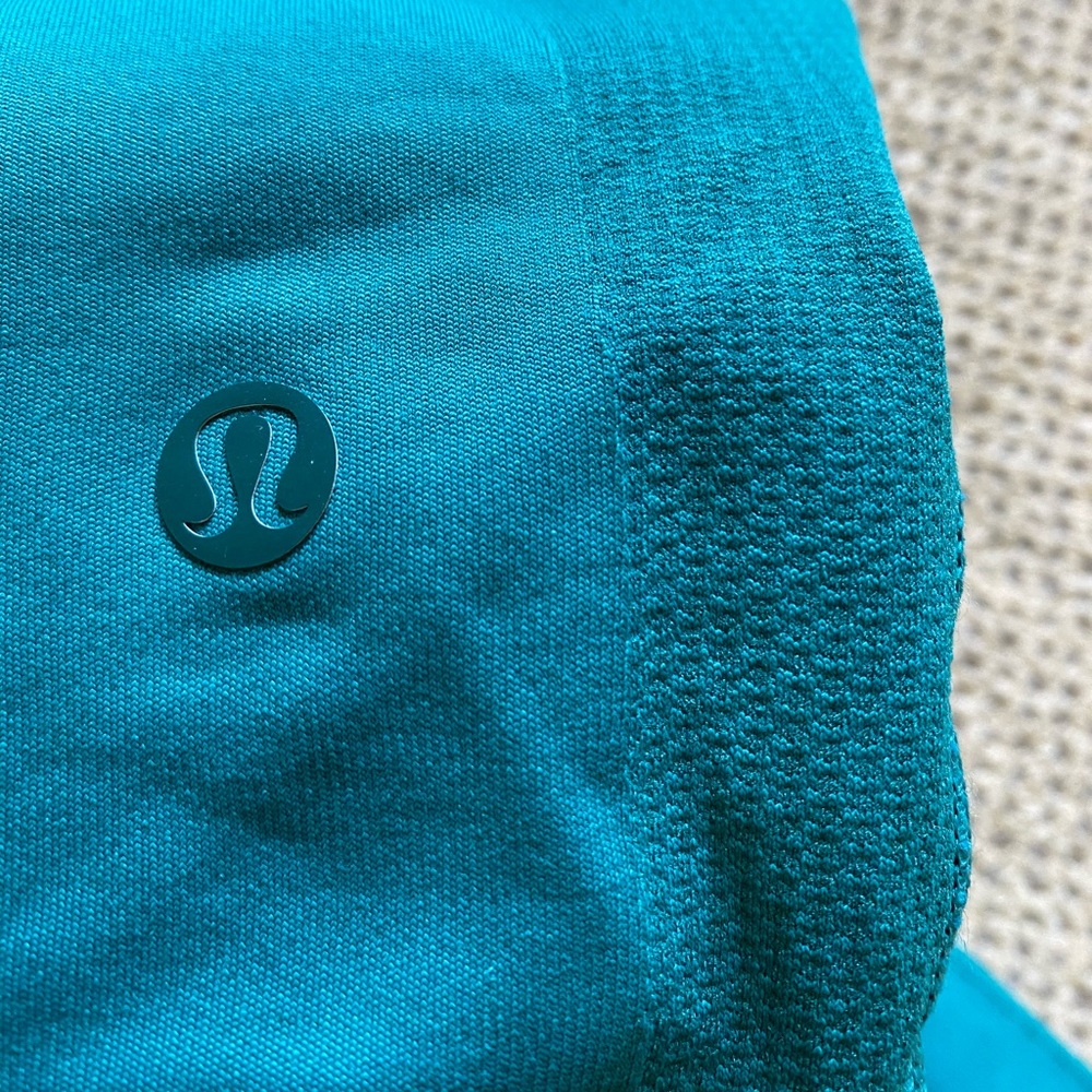 Turquoise Lululemon leggings